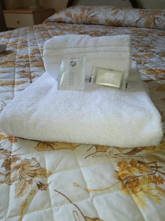 Hotel Belvedere Lovere Bagian luar foto
