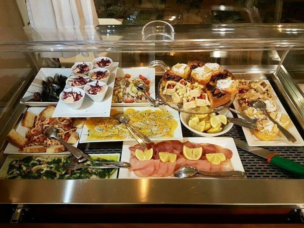 Hotel Belvedere Lovere Bagian luar foto