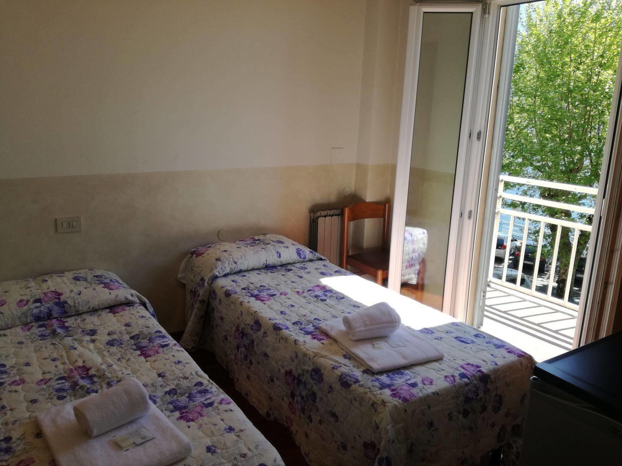Hotel Belvedere Lovere Bagian luar foto